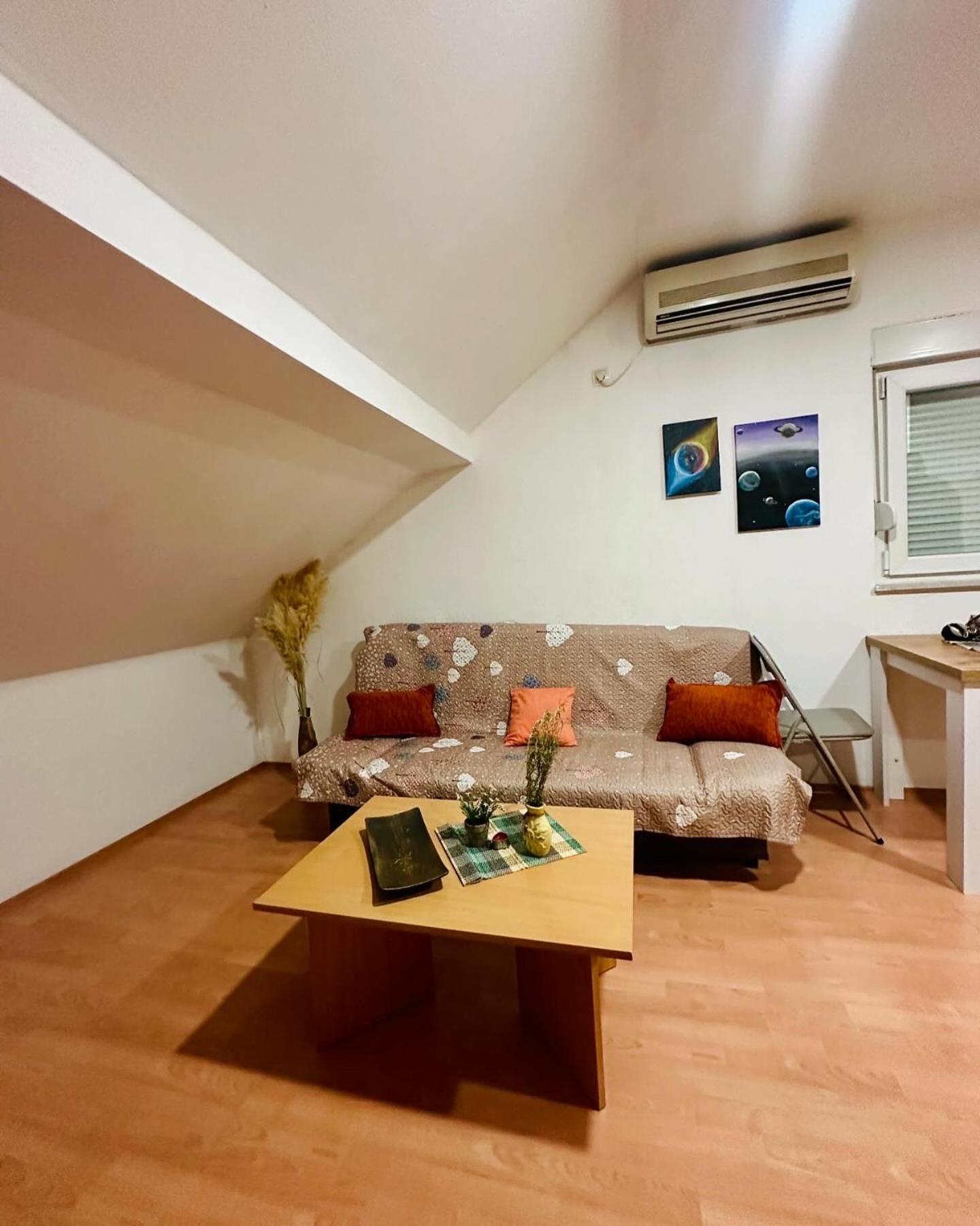 מוסטר Apartment Collina מראה חיצוני תמונה